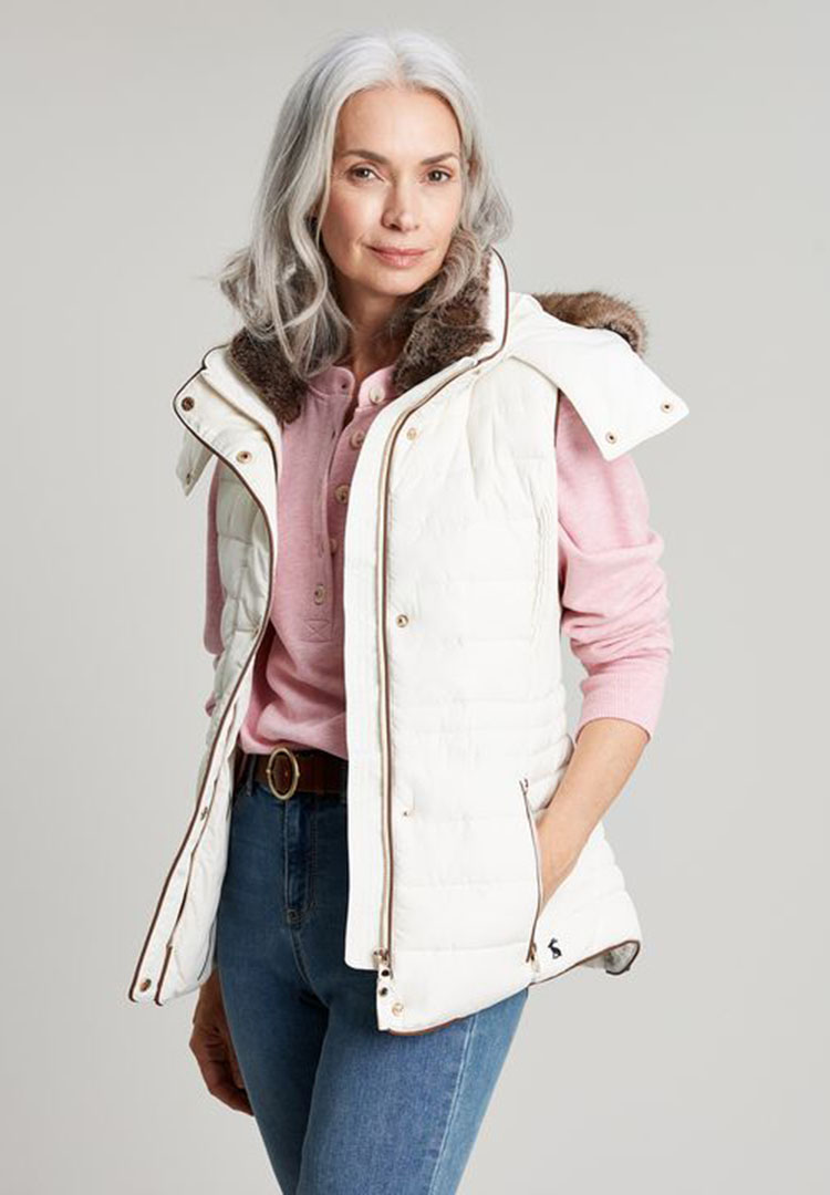 How to wear a gilet fashion ladies for different occasions?